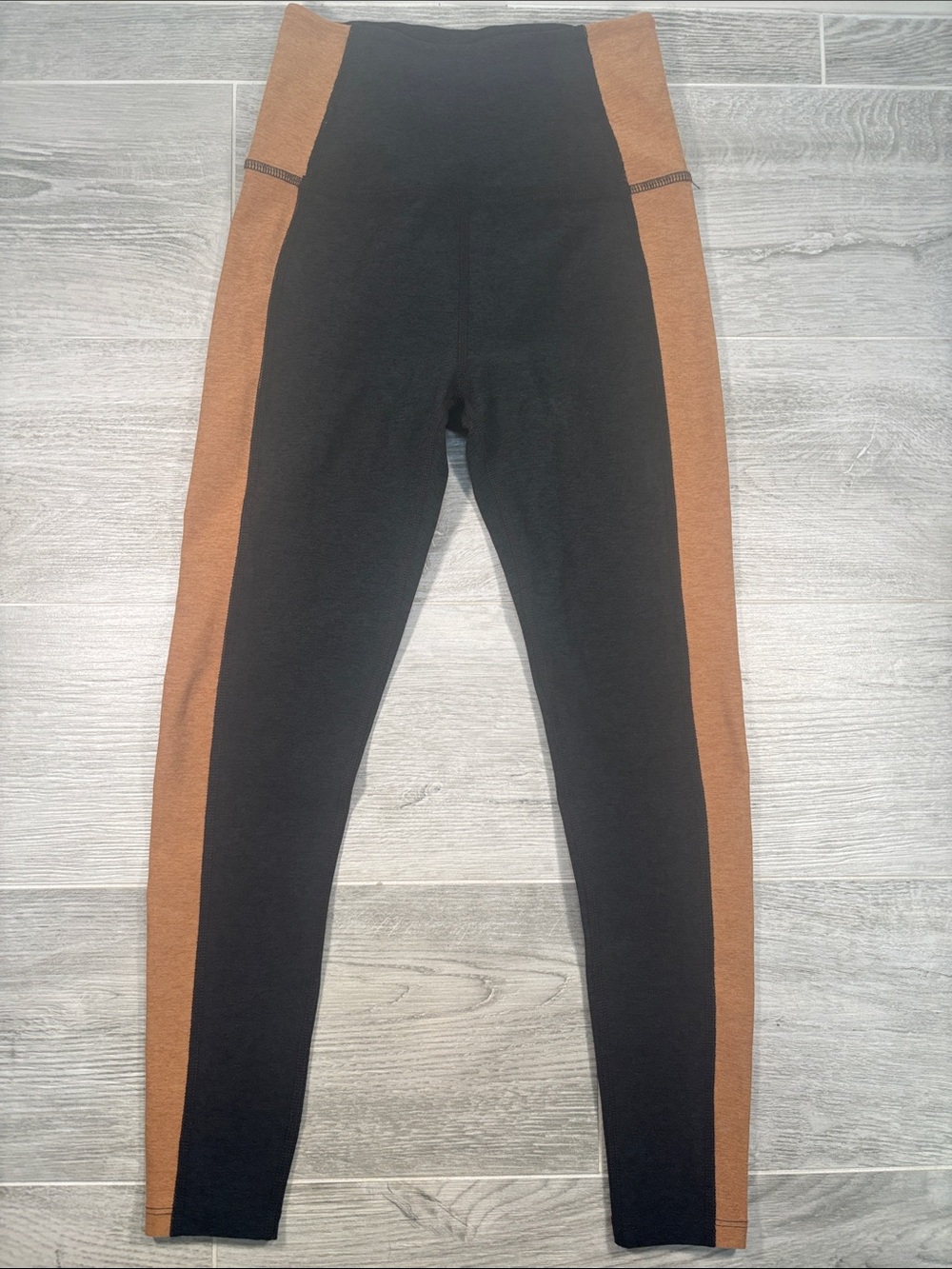 Beyond Yoga Womens M High Waisted Colorblock Stripe Leggings Black Tan Spacedye